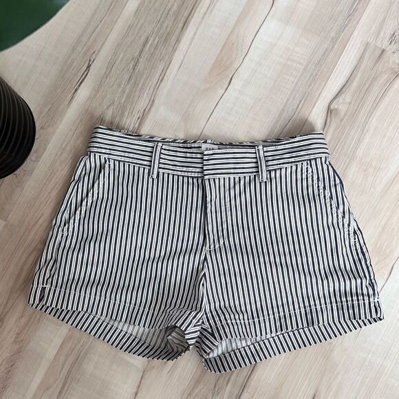 Gap Striped City Short - Picture 1 of 4